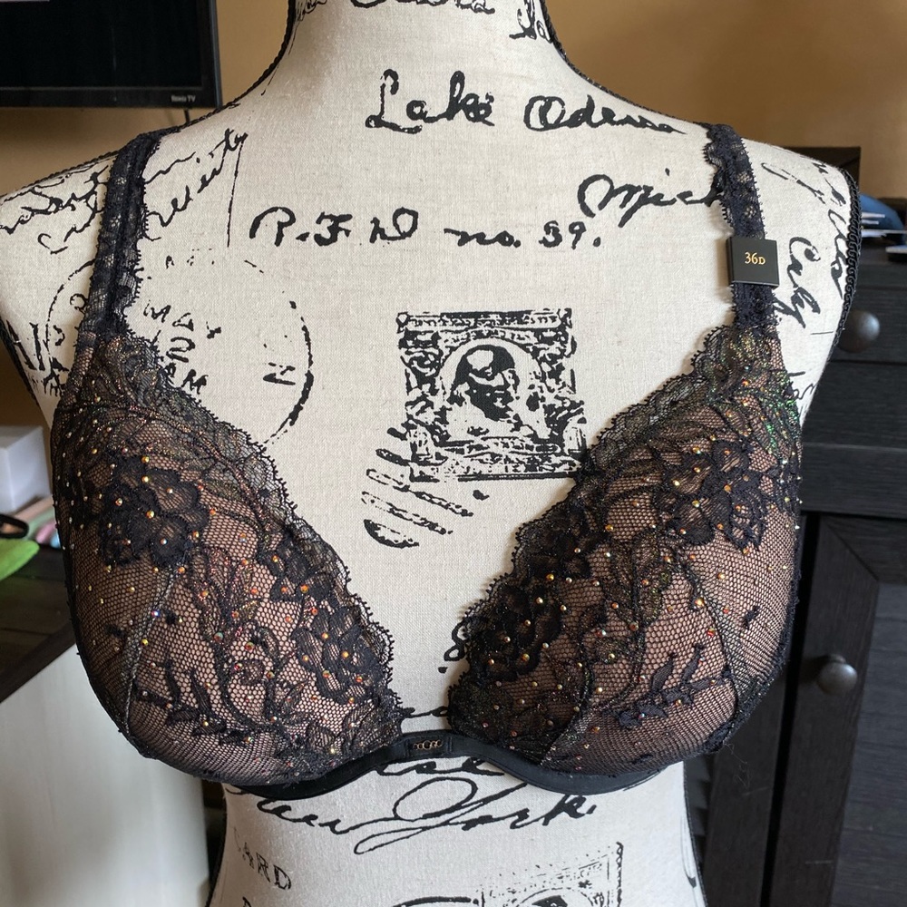 Victoria’s Secret limited edition holiday bra